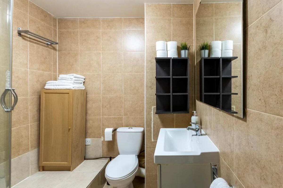 Camden Apartment By Morethanstays London Eksteriør billede